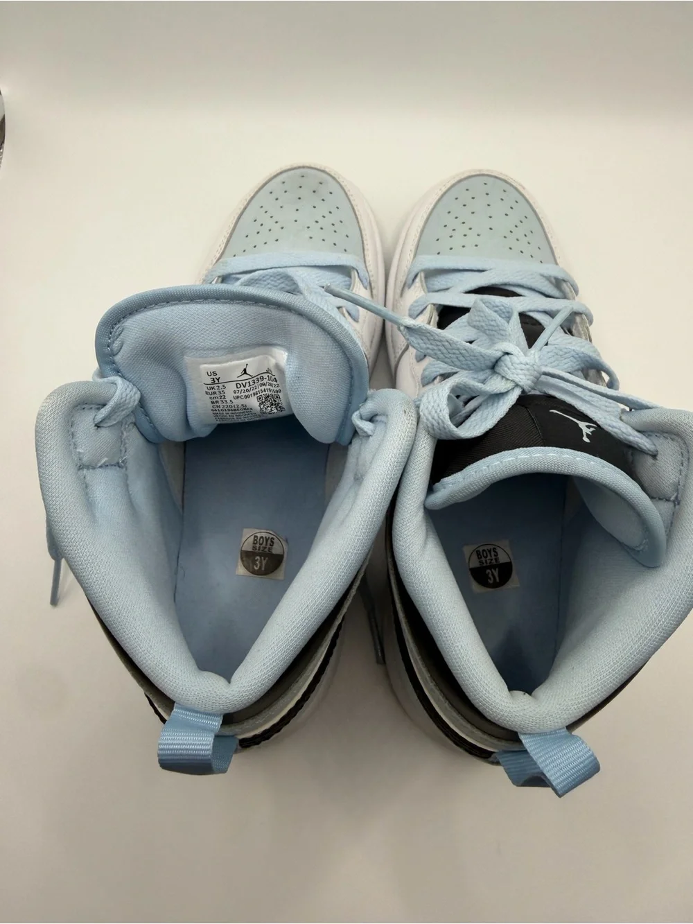 Nike Kids High-Top Sneakers in Light Blue, Navy & White